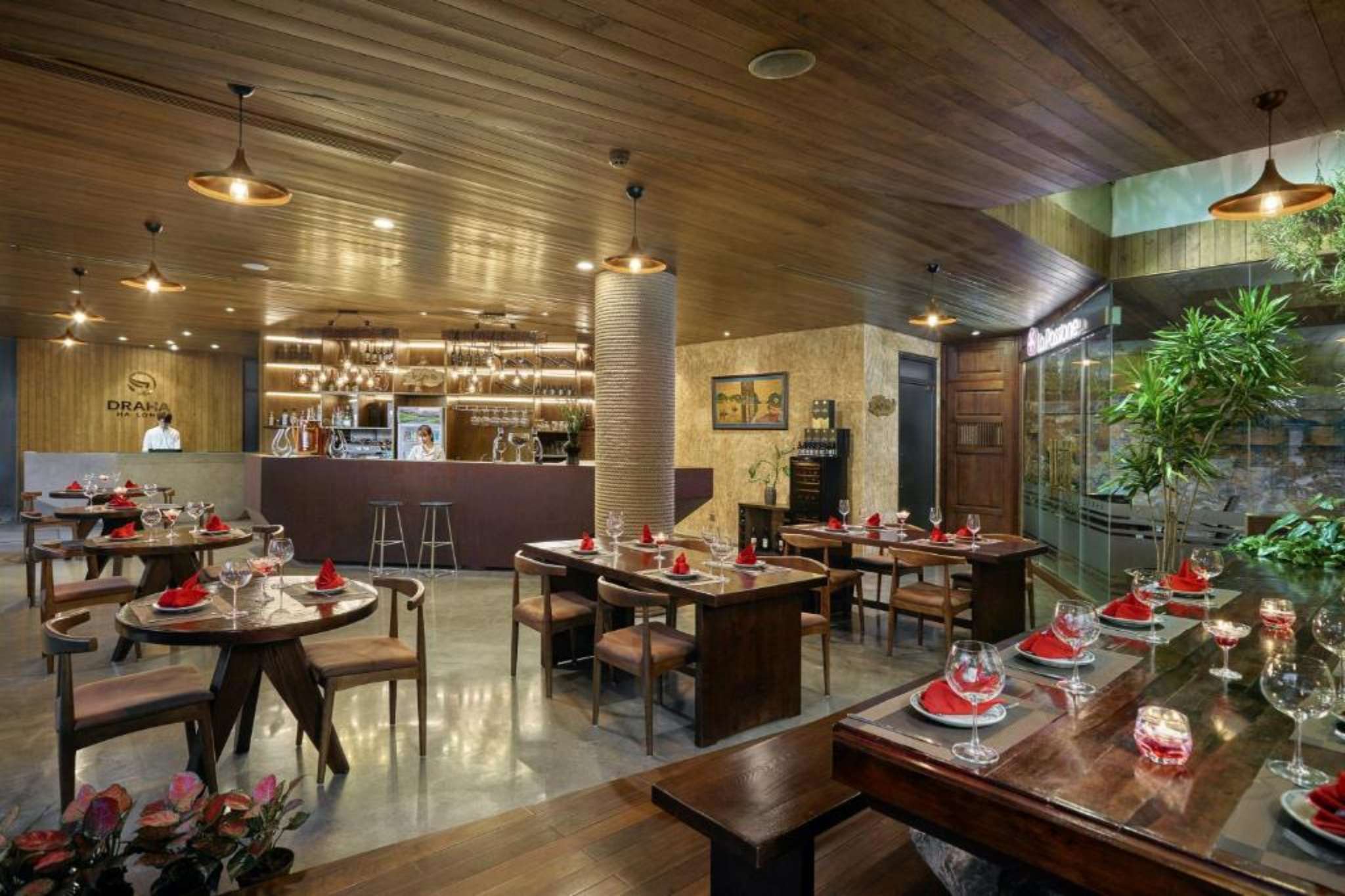 Đây là khu vực nhà hàng của khách sạn Draha Halong Hotel