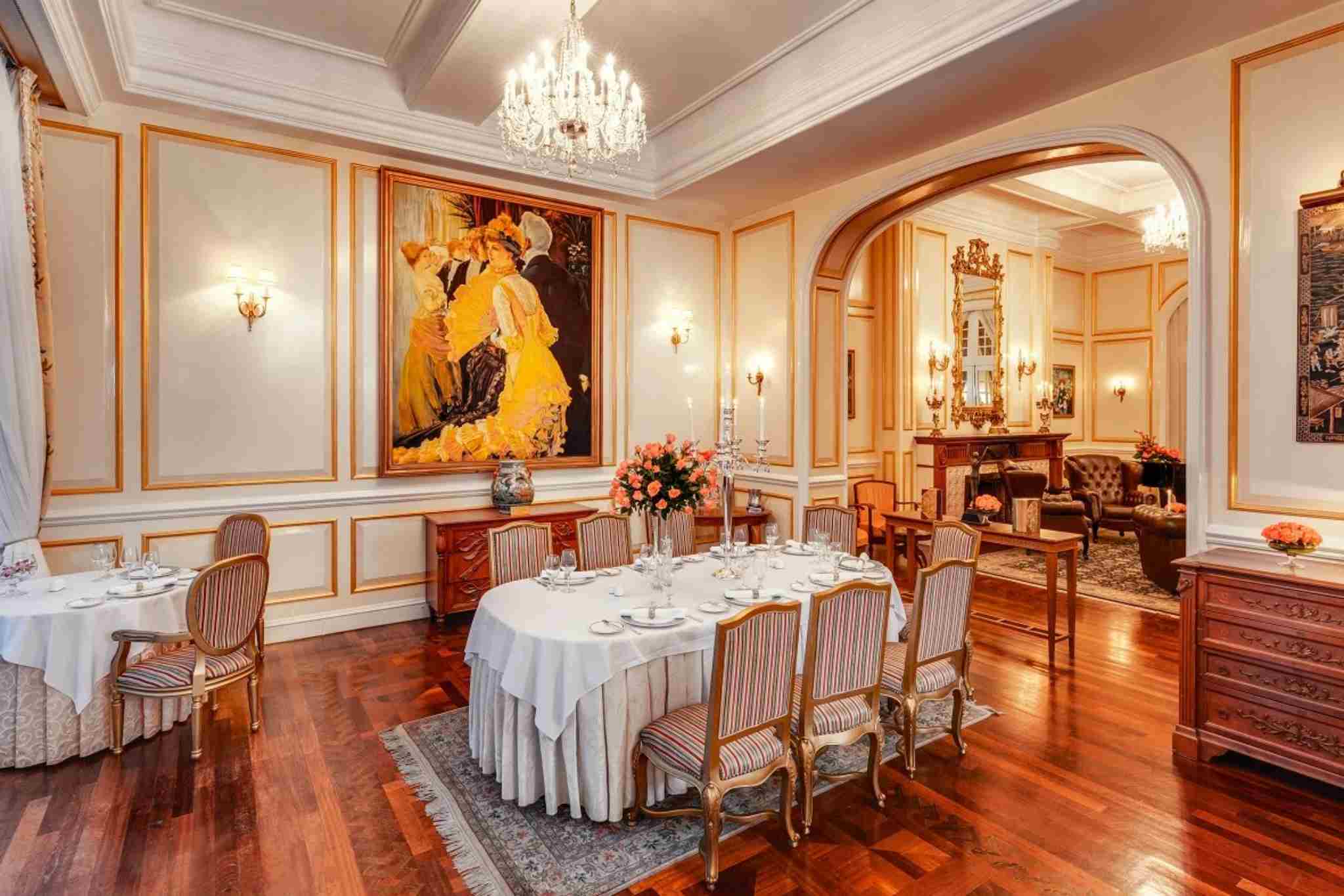 Không gian nhà hàng của Đà Lạt Palace Heritage Hotel 