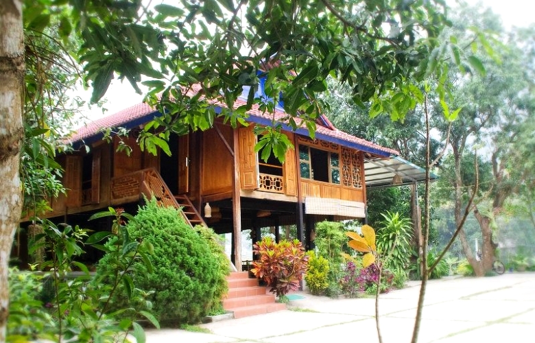 Nhà sàn cộng đồng tại Mai Châu Sky Resort