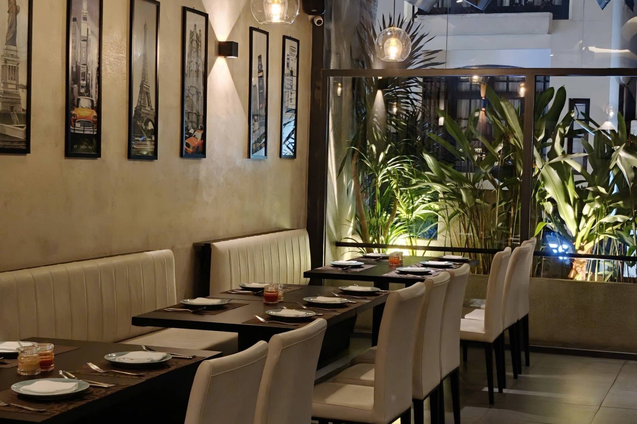 nhà hàng bistro mang phong cách hiện đại
