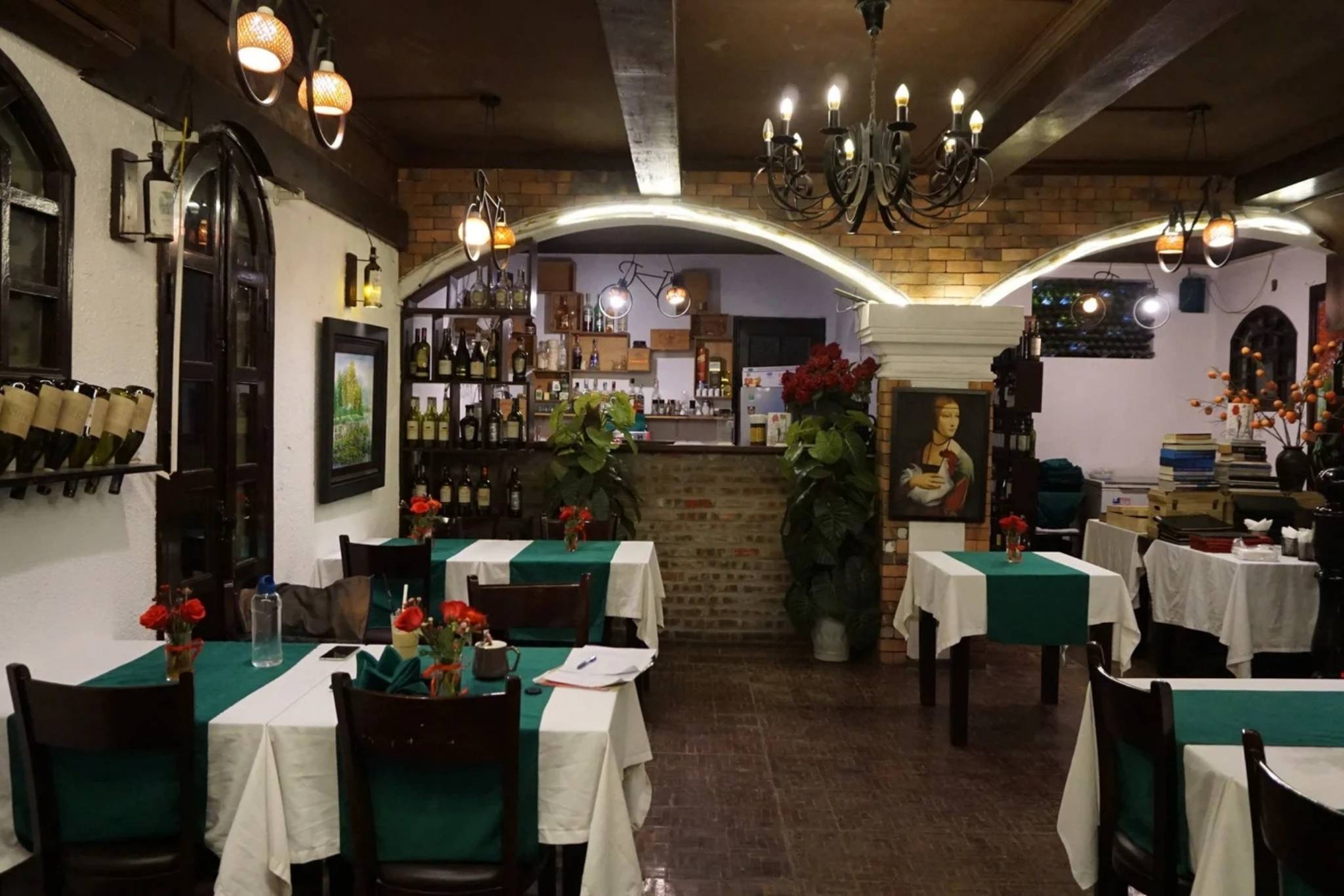 nhà hàng bistro mang phong cách pháp hoài cổ