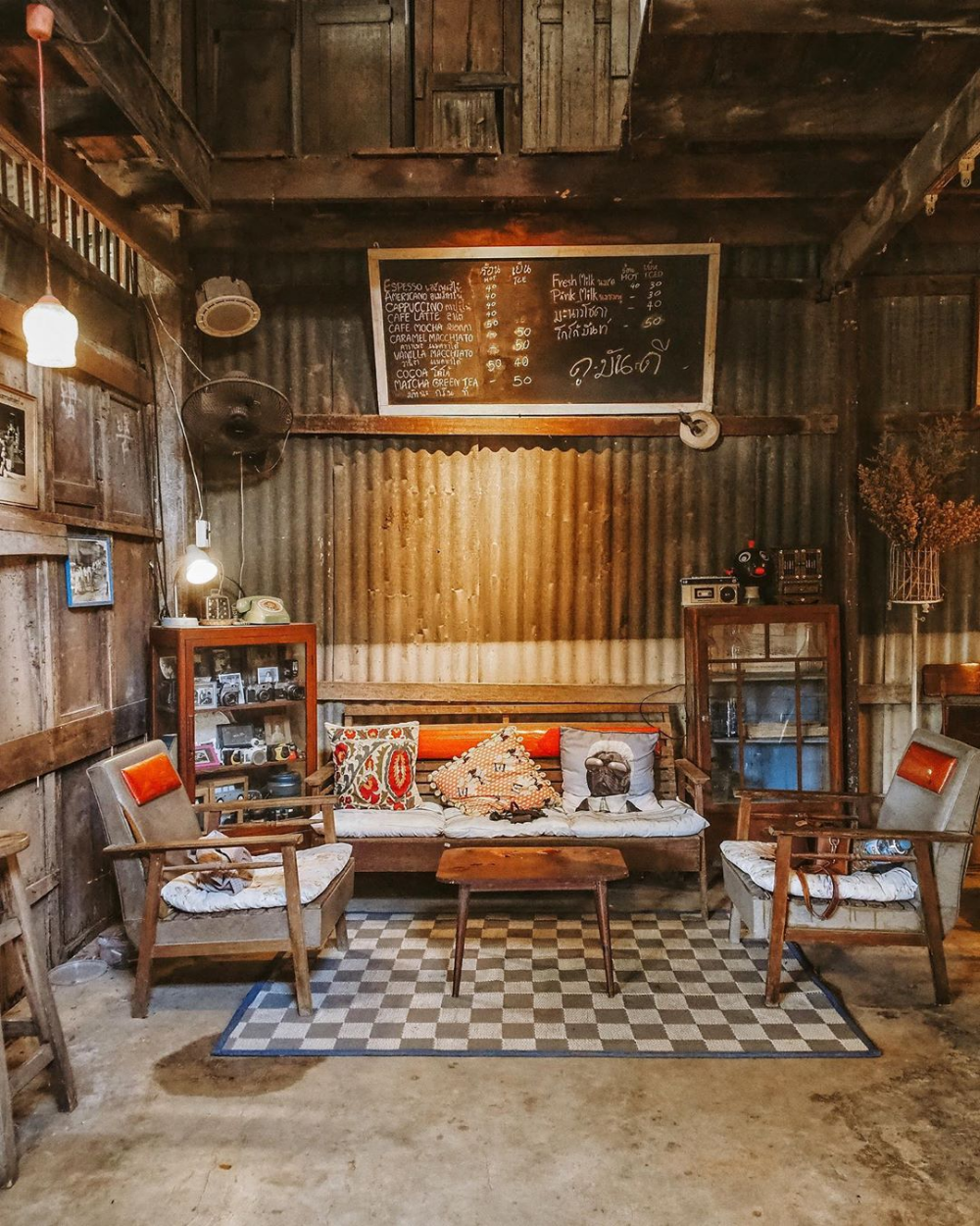 phong cách thiết kế quán Cafe sân vườn rustic gỗ