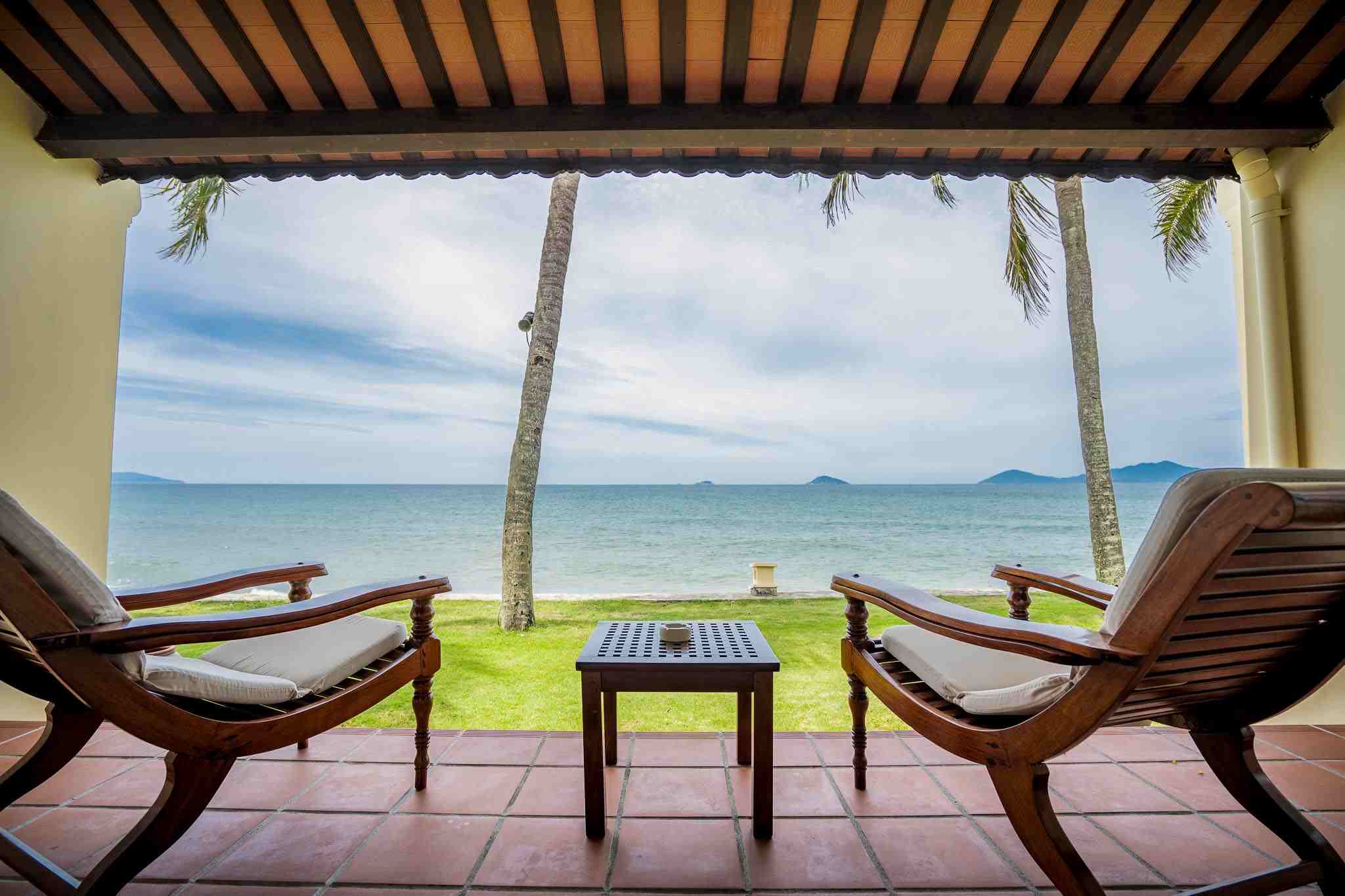 Ban công tại Victoria Hội An Beach Resort & Spa có tầm nhìn siêu đẹp