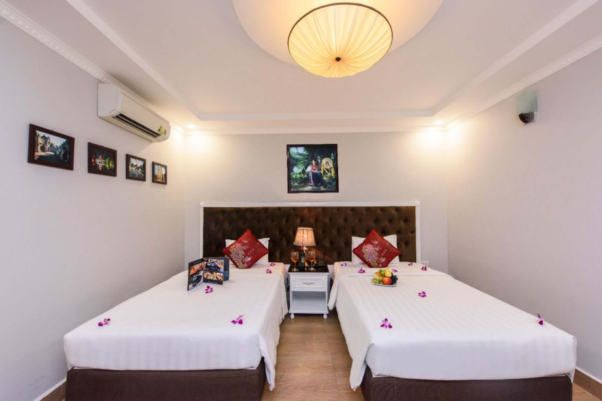 Phòng deluxe có view thành phố tại Ha Noi Morning Hotel