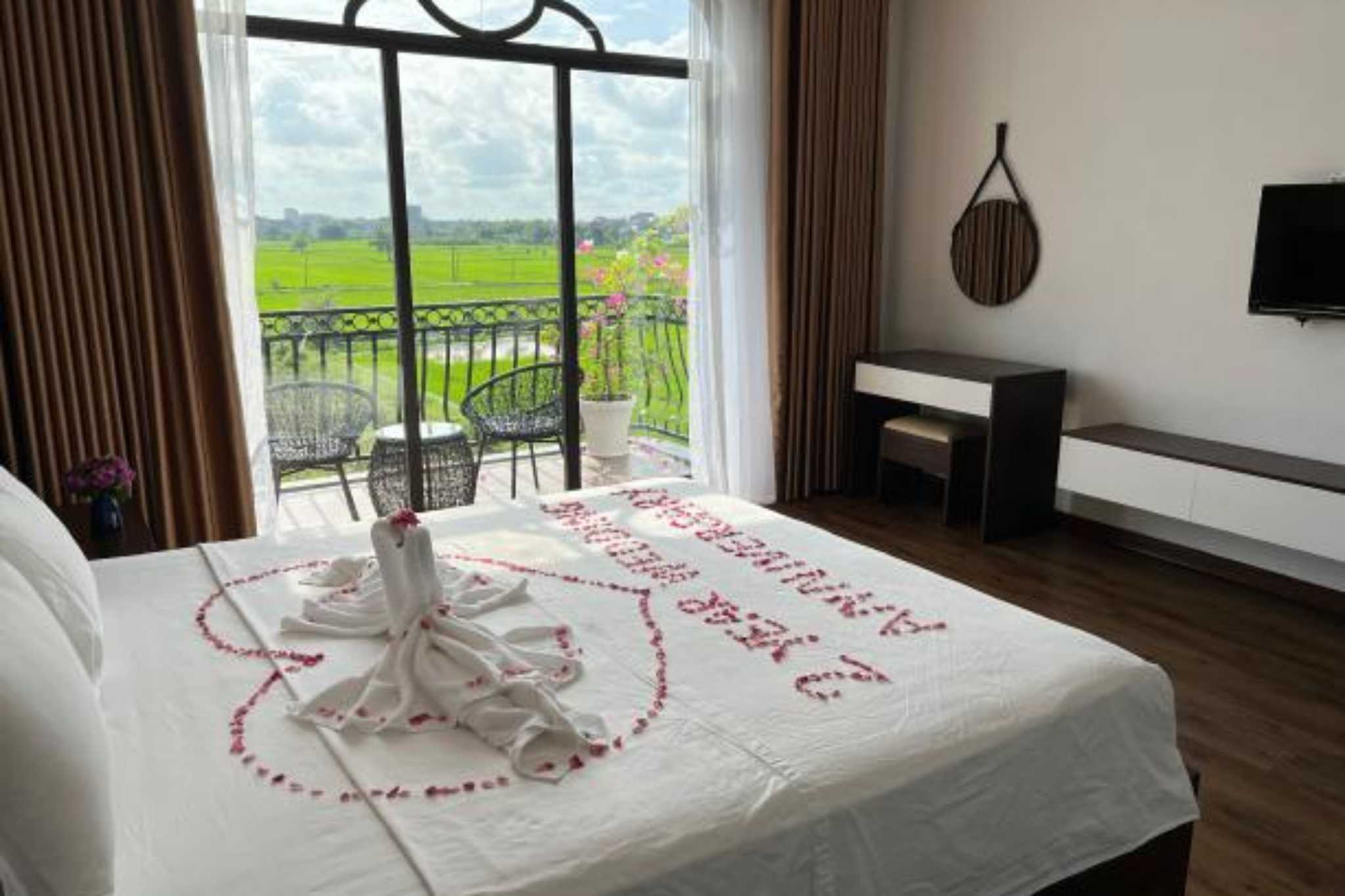 Phòng deluxe giường đôi của Lotus Ninh Bình Hotel