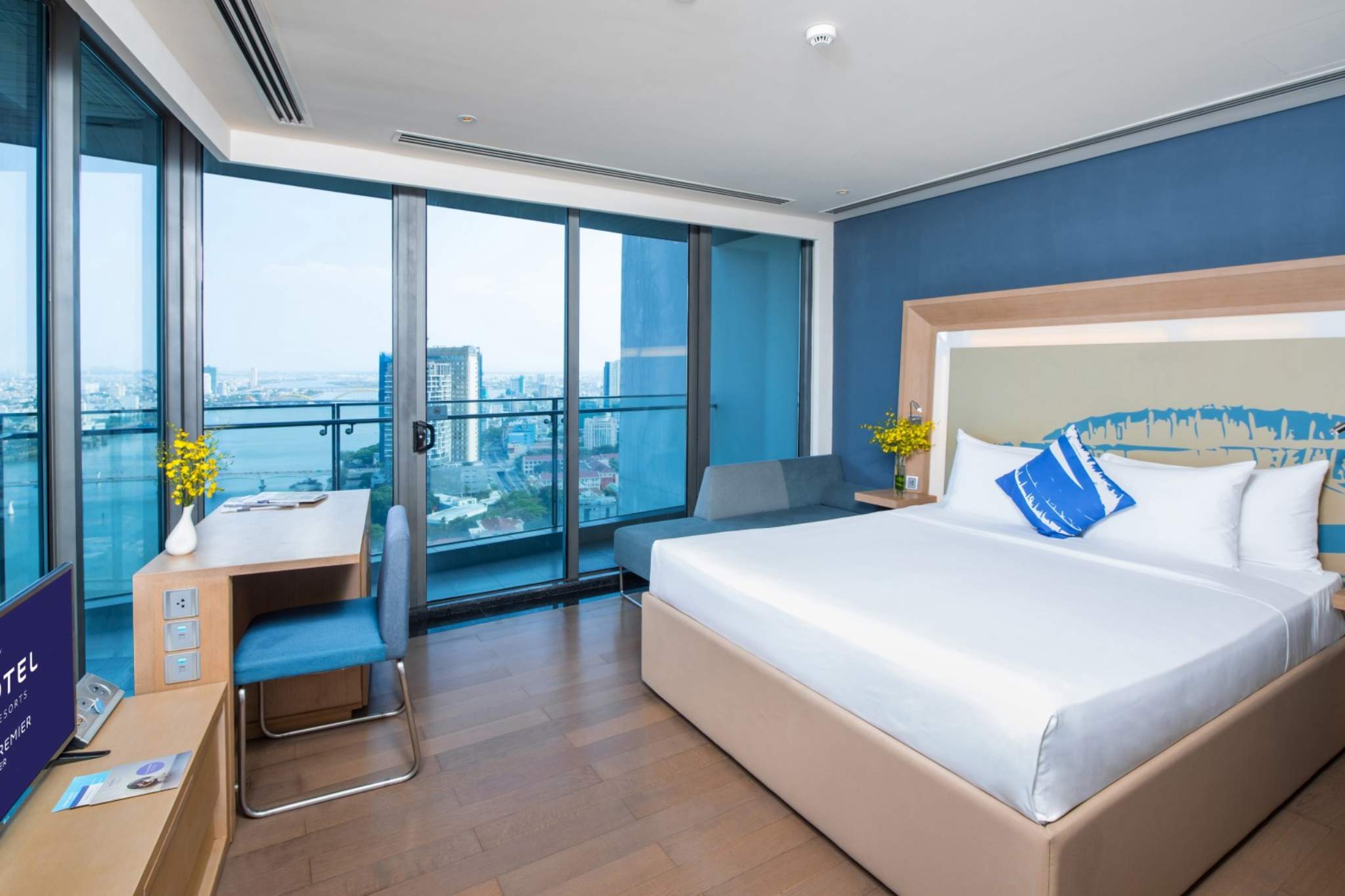 Phòng deluxe của Novotel Danang Premier Han River 