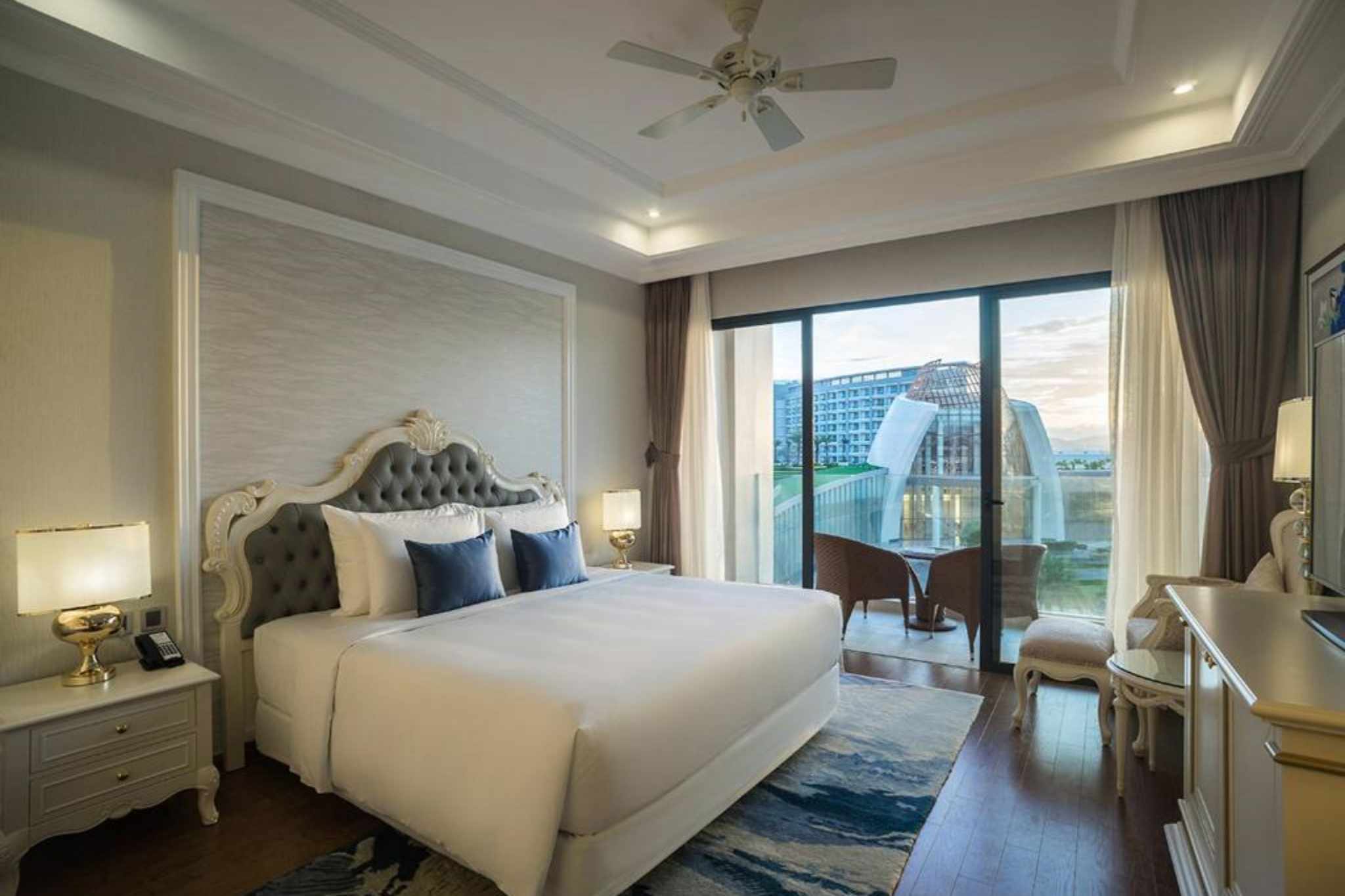 Phòng Deluxe tại Radisson Blu Resort Phú Quốc