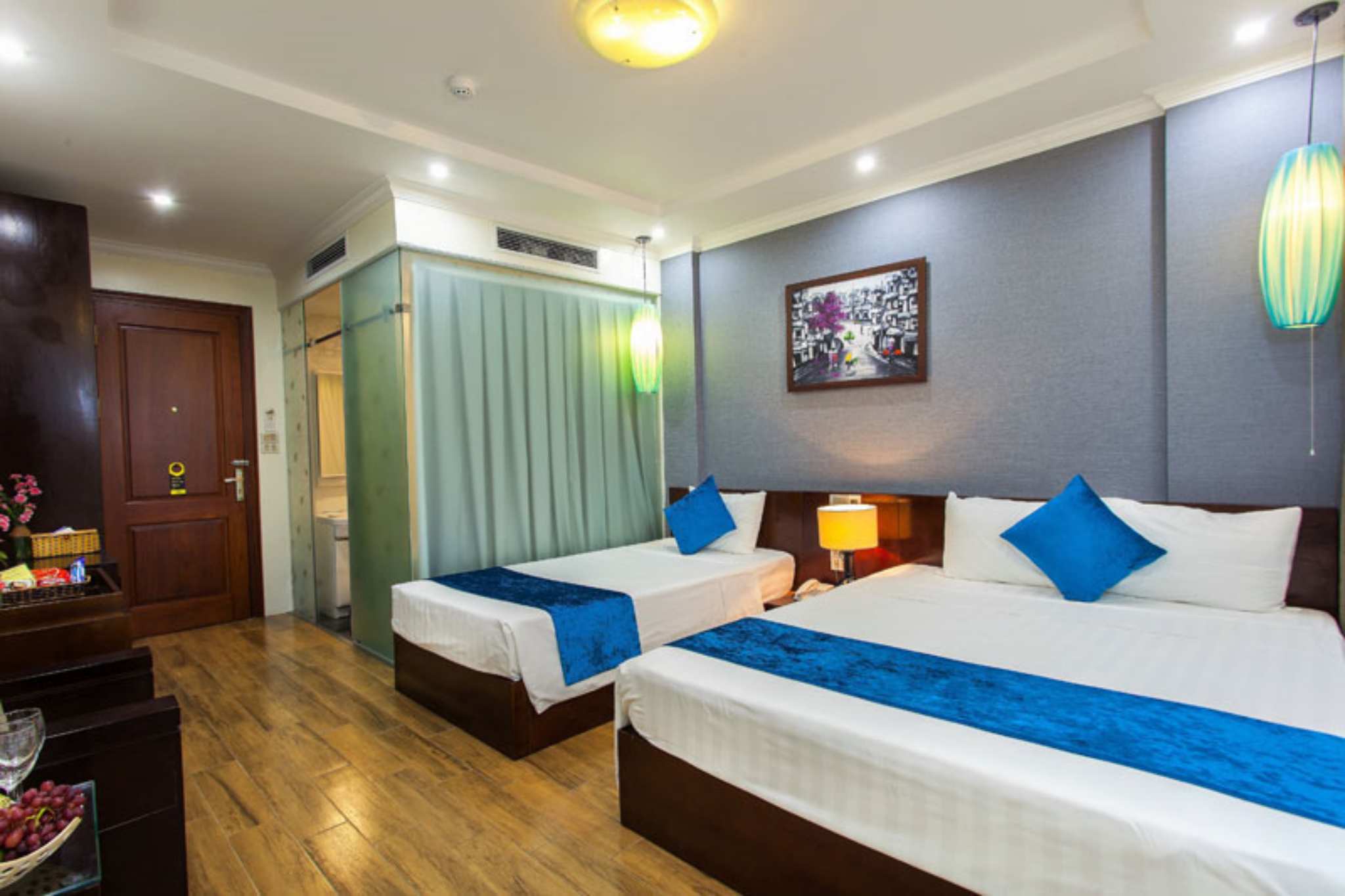 Phòng ngủ hiện đại tại Hanoi Bella Rosa Suite 