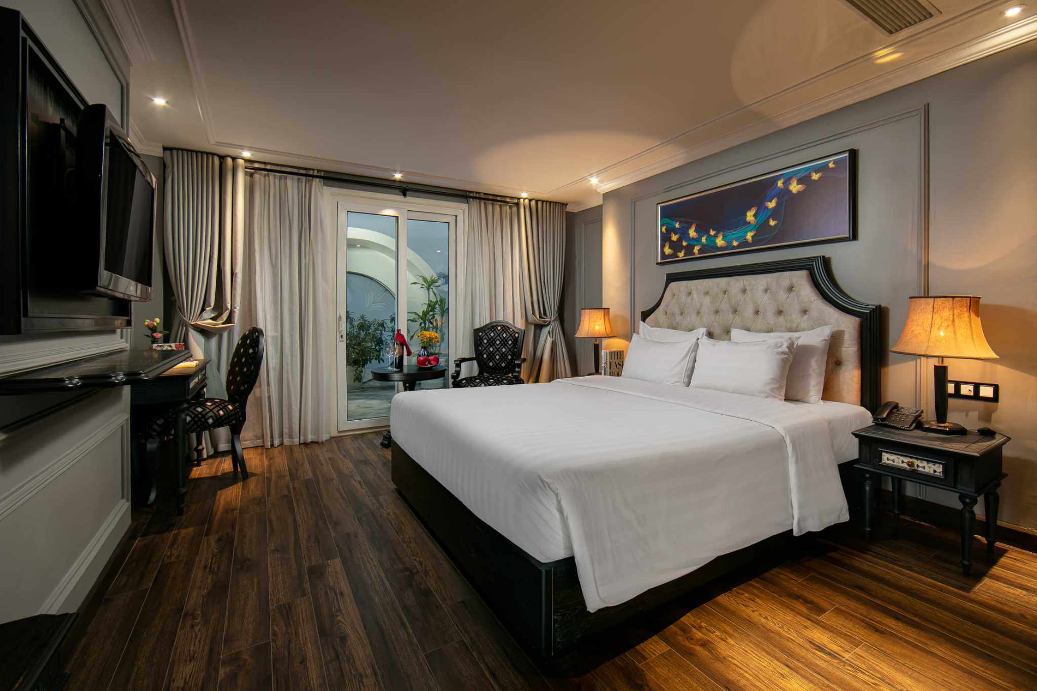 Phòng Junior Suite tại Scent Premium Hotel Hà Nội