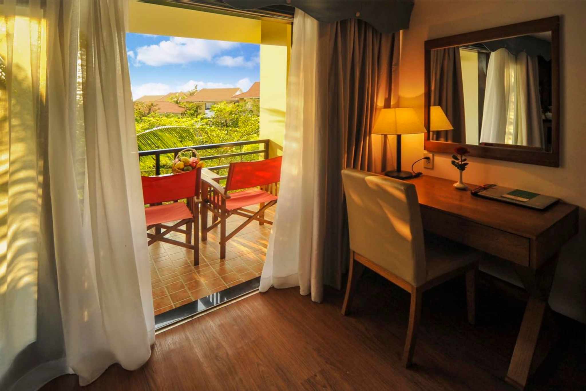 Ban công tại phòng Premium Deluxe Garden