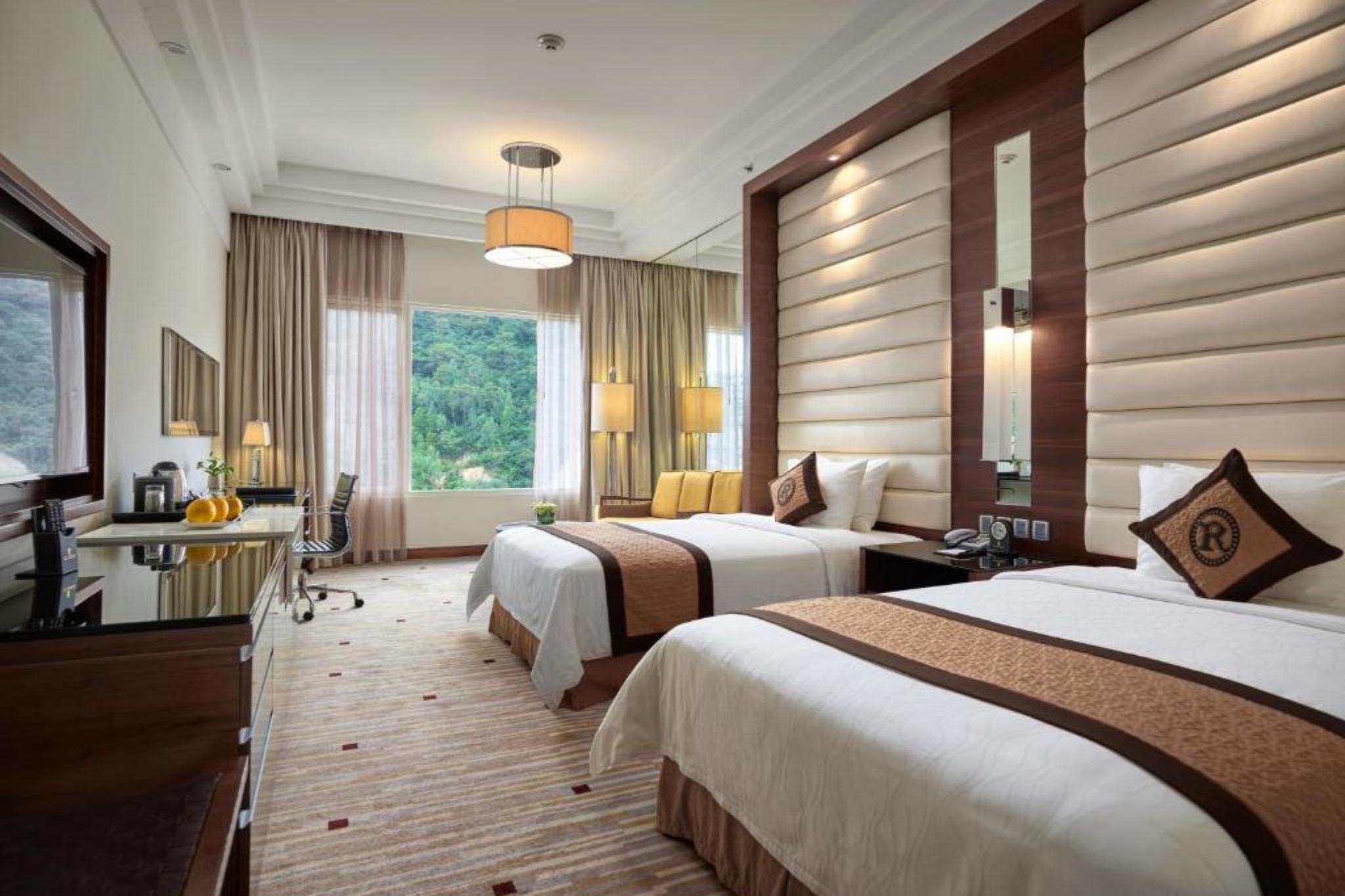 Phòng tiêu chuẩn của Royal Ha Long Hotel