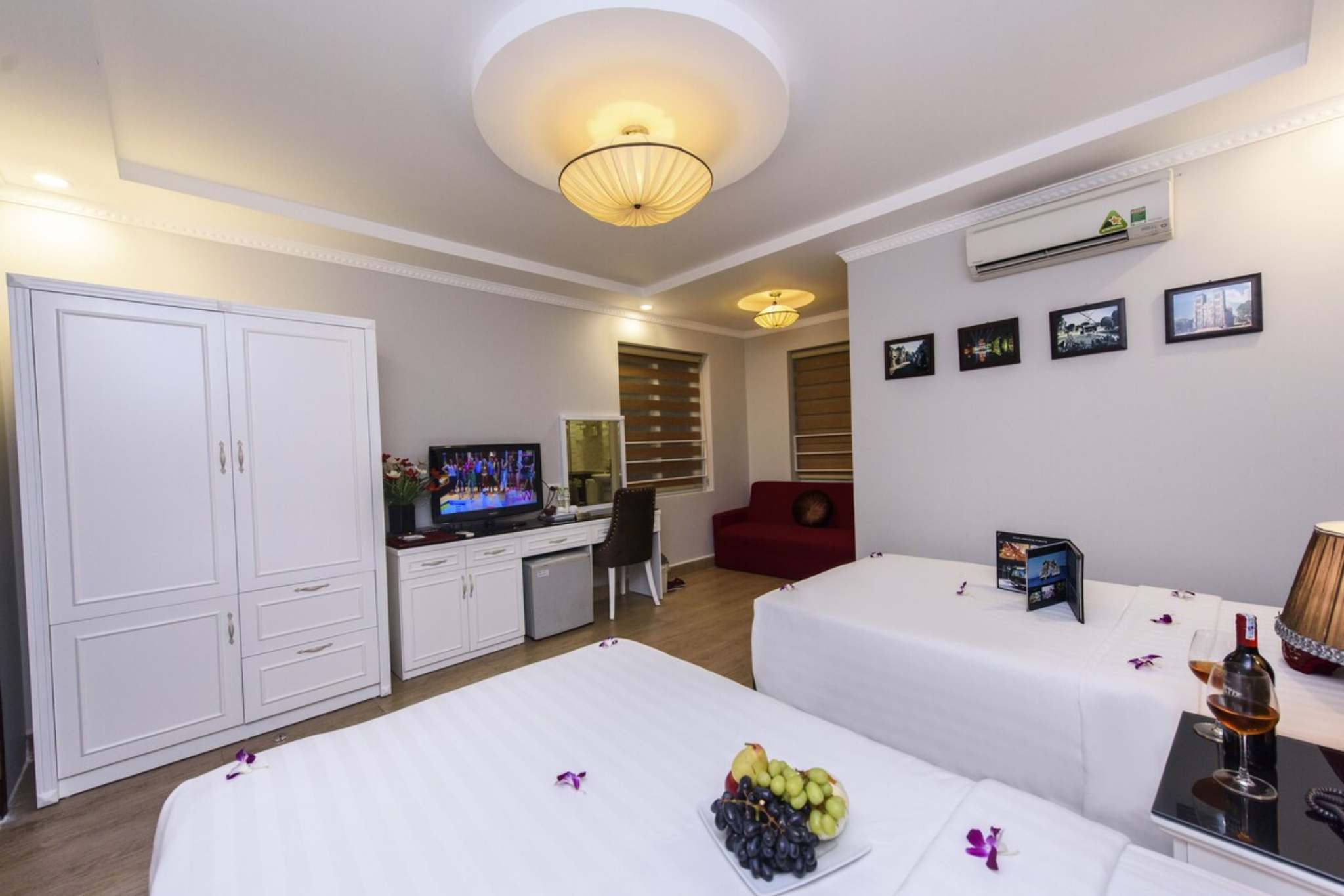 Phòng superior có hai giường đơn tại Ha Noi Morning Hotel