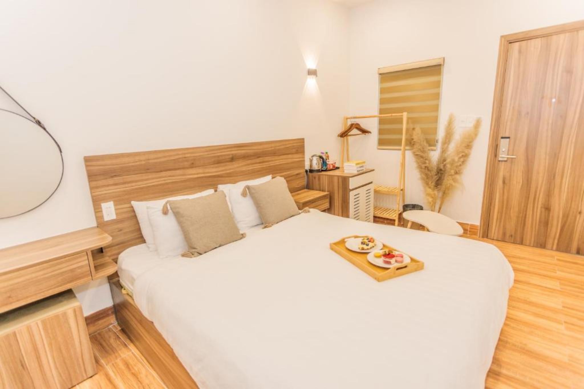 Phòng tiêu chuẩn giường đôi của The Morris Hotel Đà Lạt