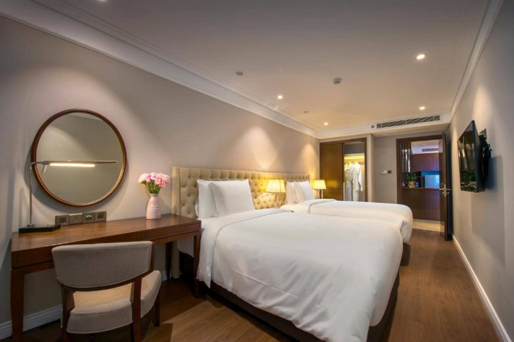 Không gian pòng nghỉ của Altara Suites Da Nang Hotel 