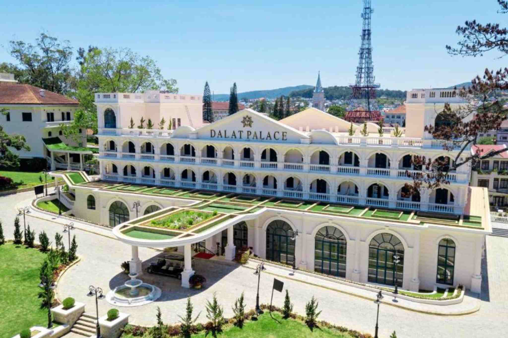 thiết kế bên ngoài mang đậm kiến trúc Châu Âu