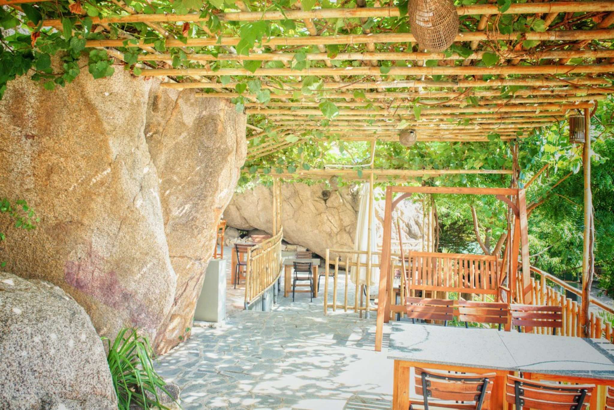 Không gian nhà hàng tại Escalade Experience Cam Ranh