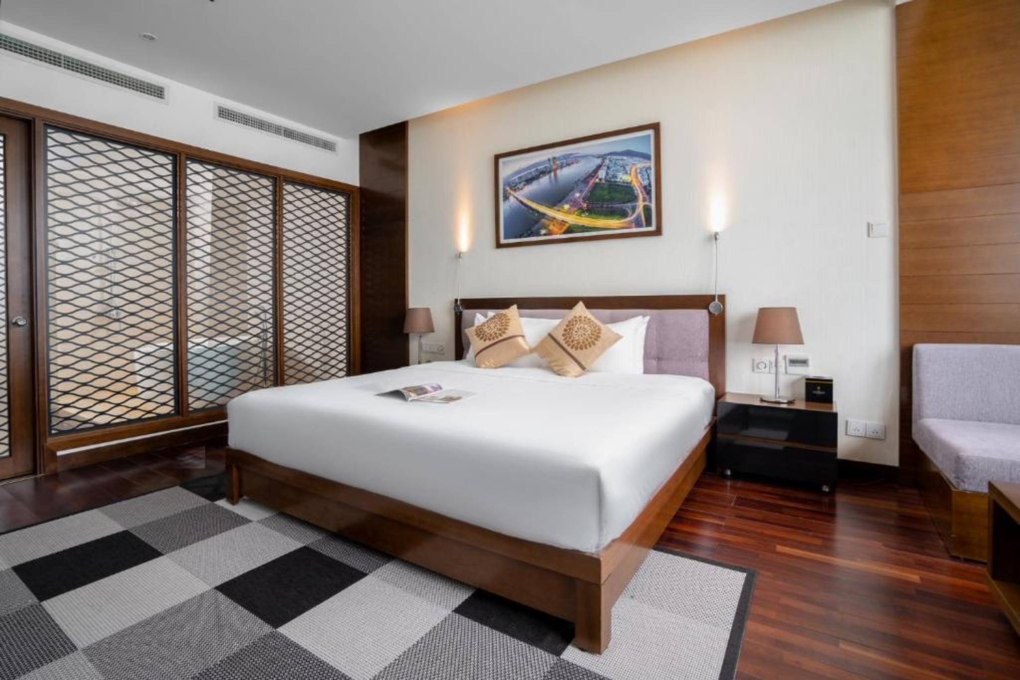 Cách decor phòng của Grand Tourane Hotel Da Nang 