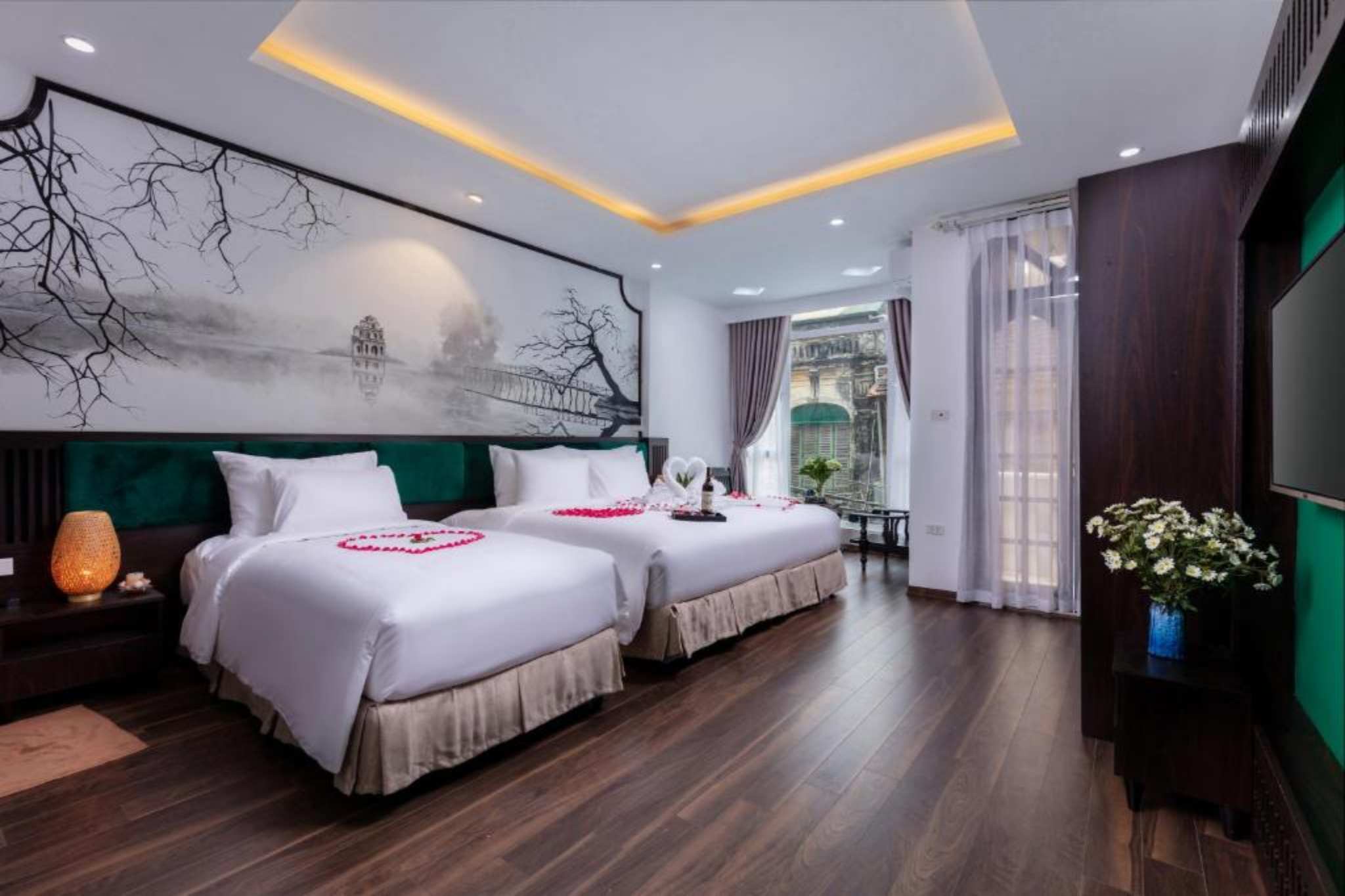 Phòng ngủ sang trọng tại Ha Noi Lullaby Hotel & Travel