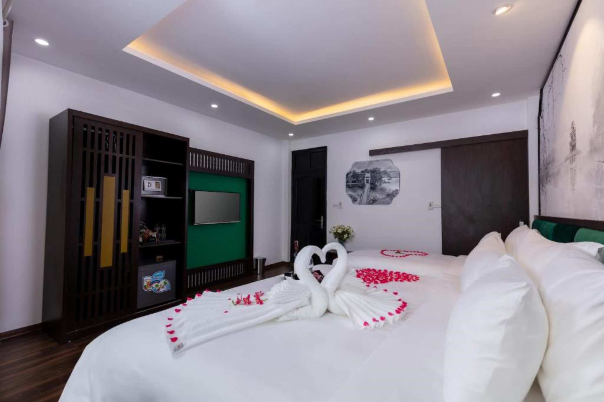 Phòng gia đình có ban công tại Ha Noi Lullaby Hotel & Travel