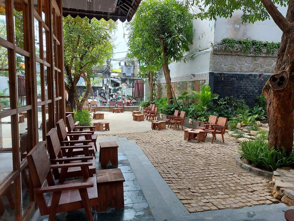 Review Ikigai Garden Cafe khuôn viên