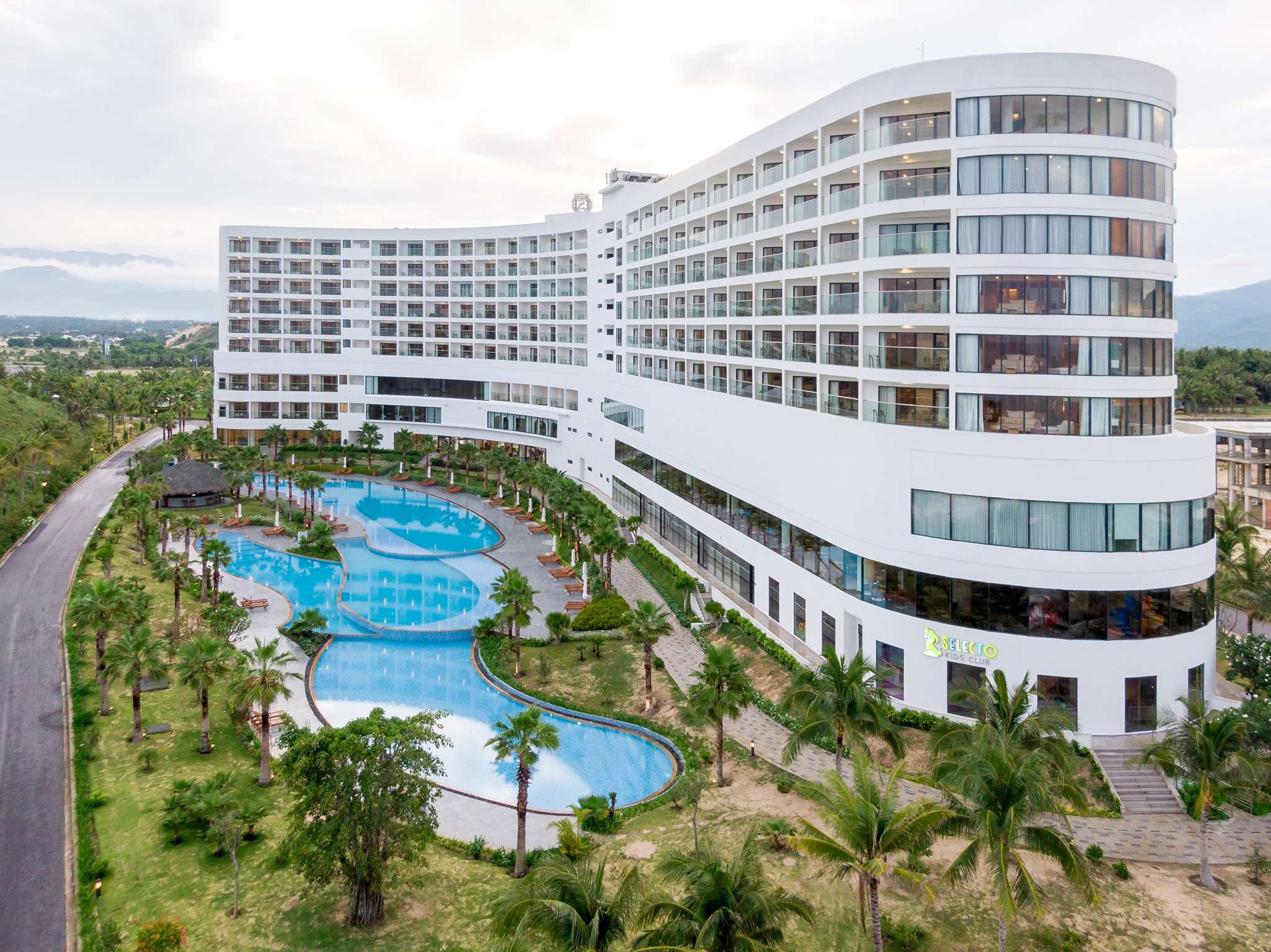 Toàn cảnh Selectum Noa Resort Cam Ranh