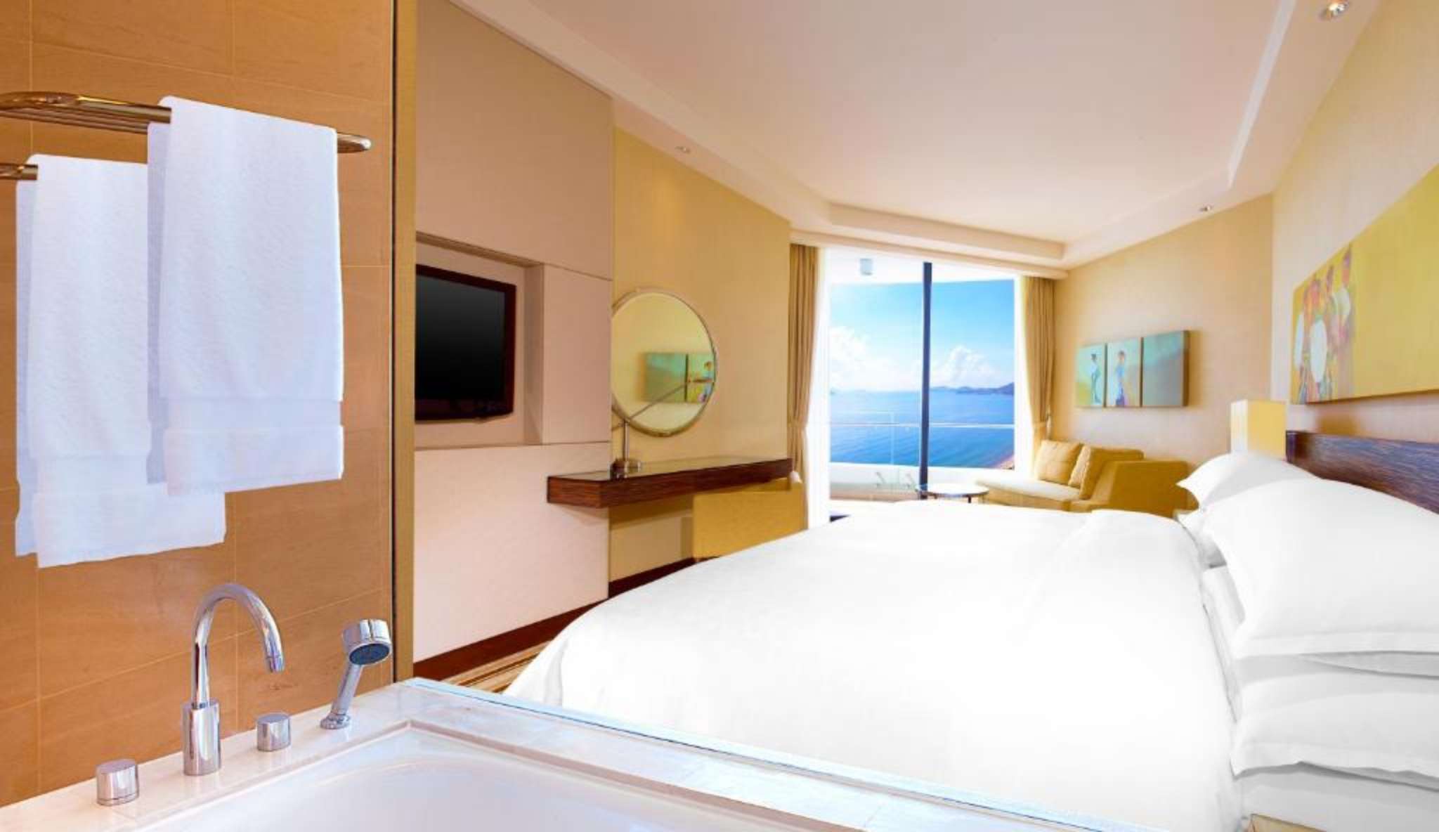 Phòng deluxe tại Sheraton Nha Trang