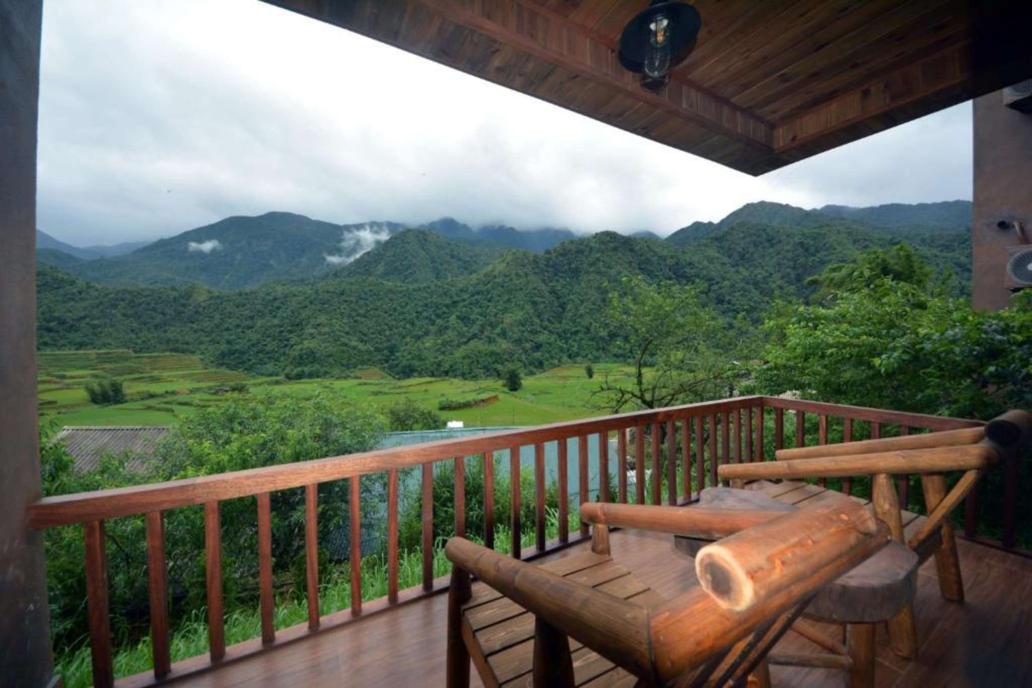 Ban công tại Sin Chai Ecolodge