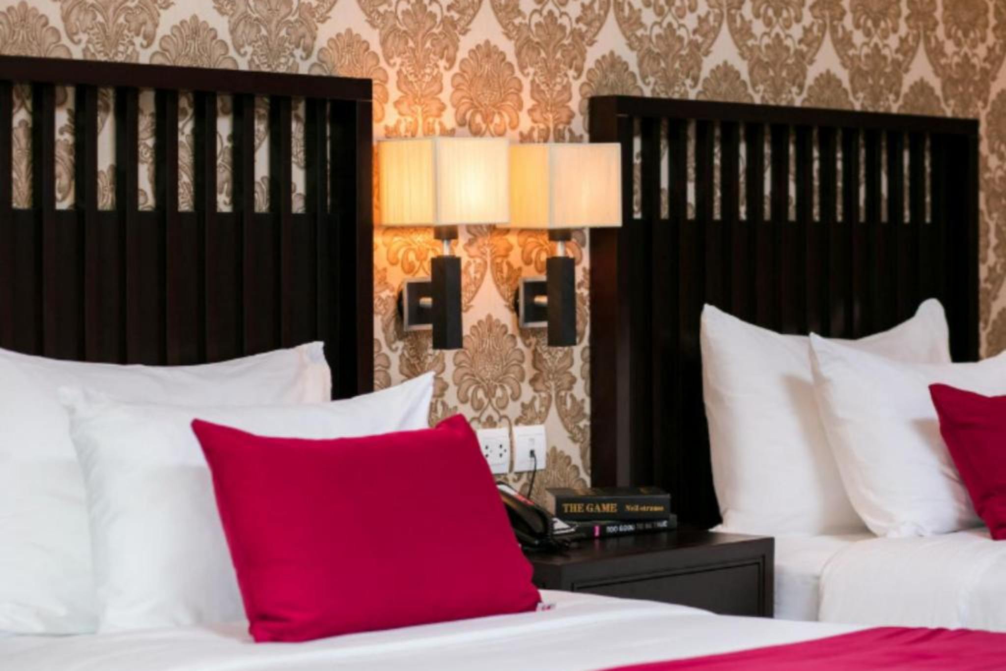 Không gian phòng ngủ của  Swiss Belresort Tuyền Lâm 