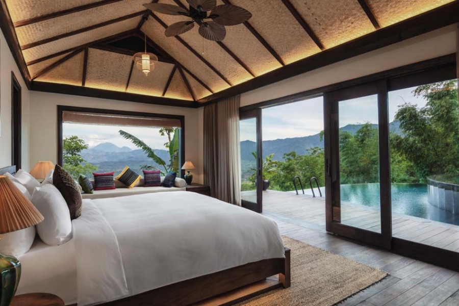 Hệ thống cửa kính tại Avana Retreat Resort Hòa Bình