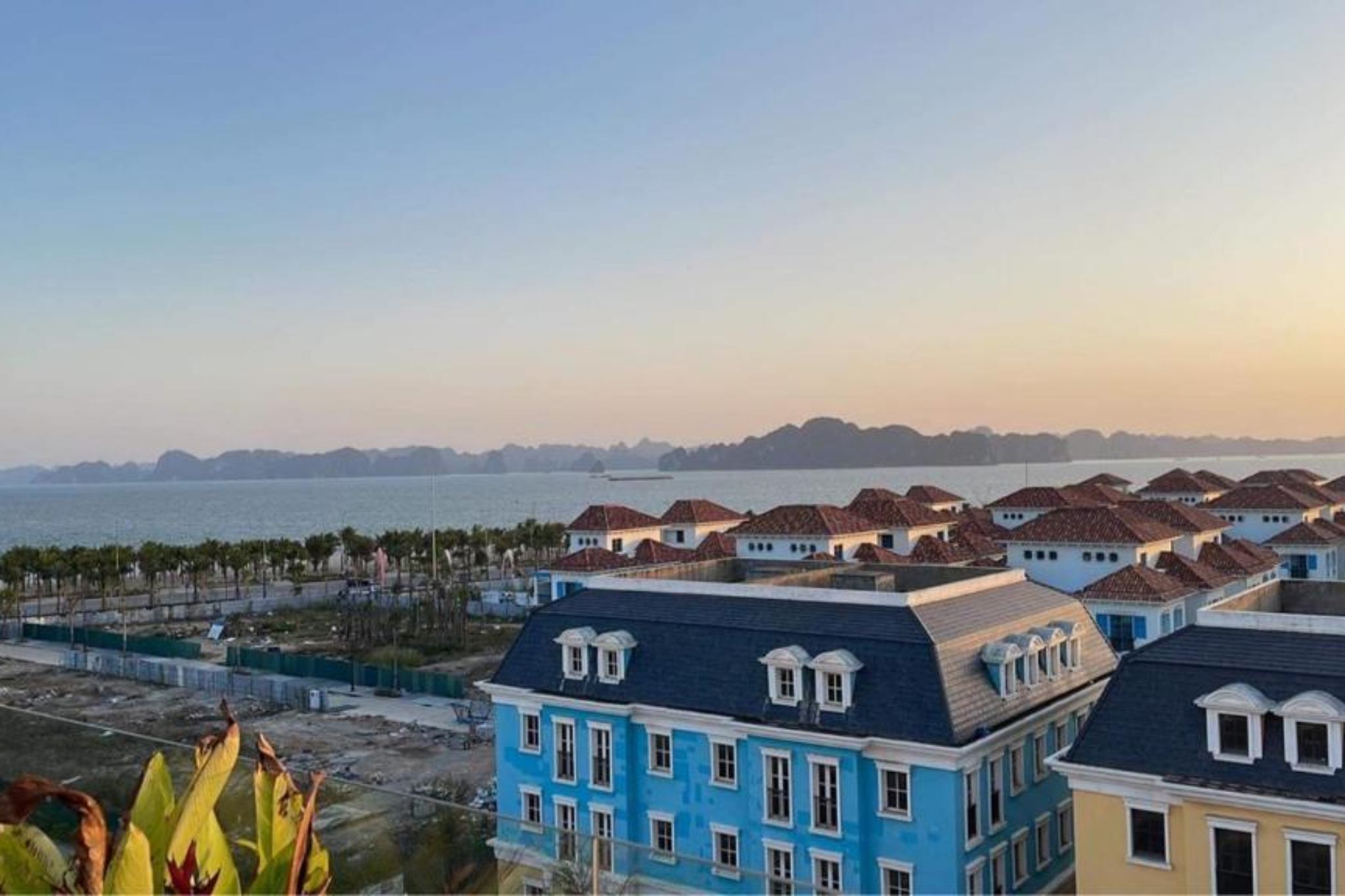 Tầm nhìn ấn tượng của khách sạn Jade Ha Long ra bên ngoài