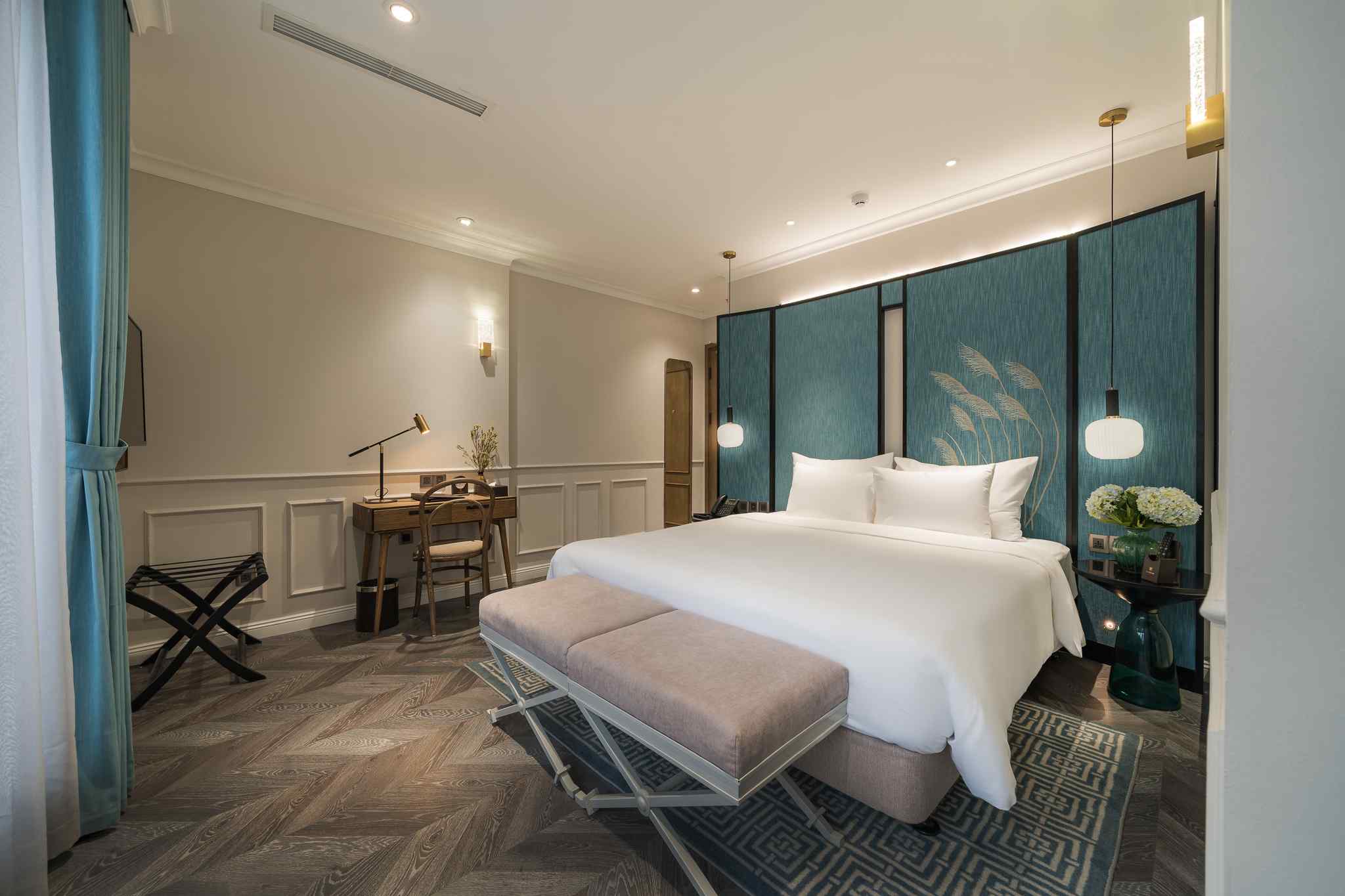 La Passion Hanoi Hotel & Spa thiết kế trần thạch cao