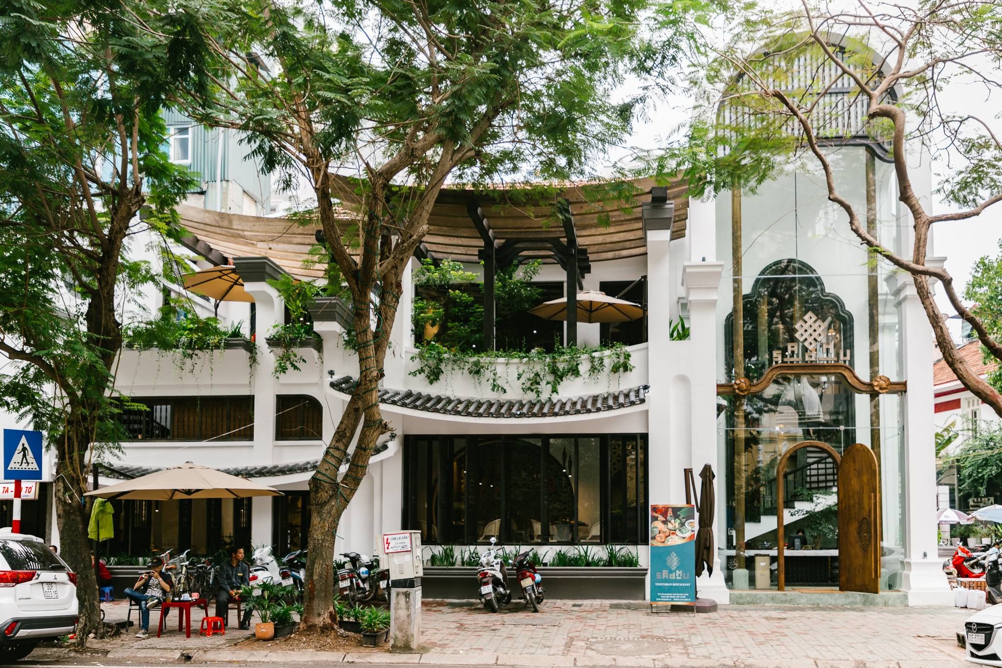 Ngoại thất rộng rãi, sang trọng