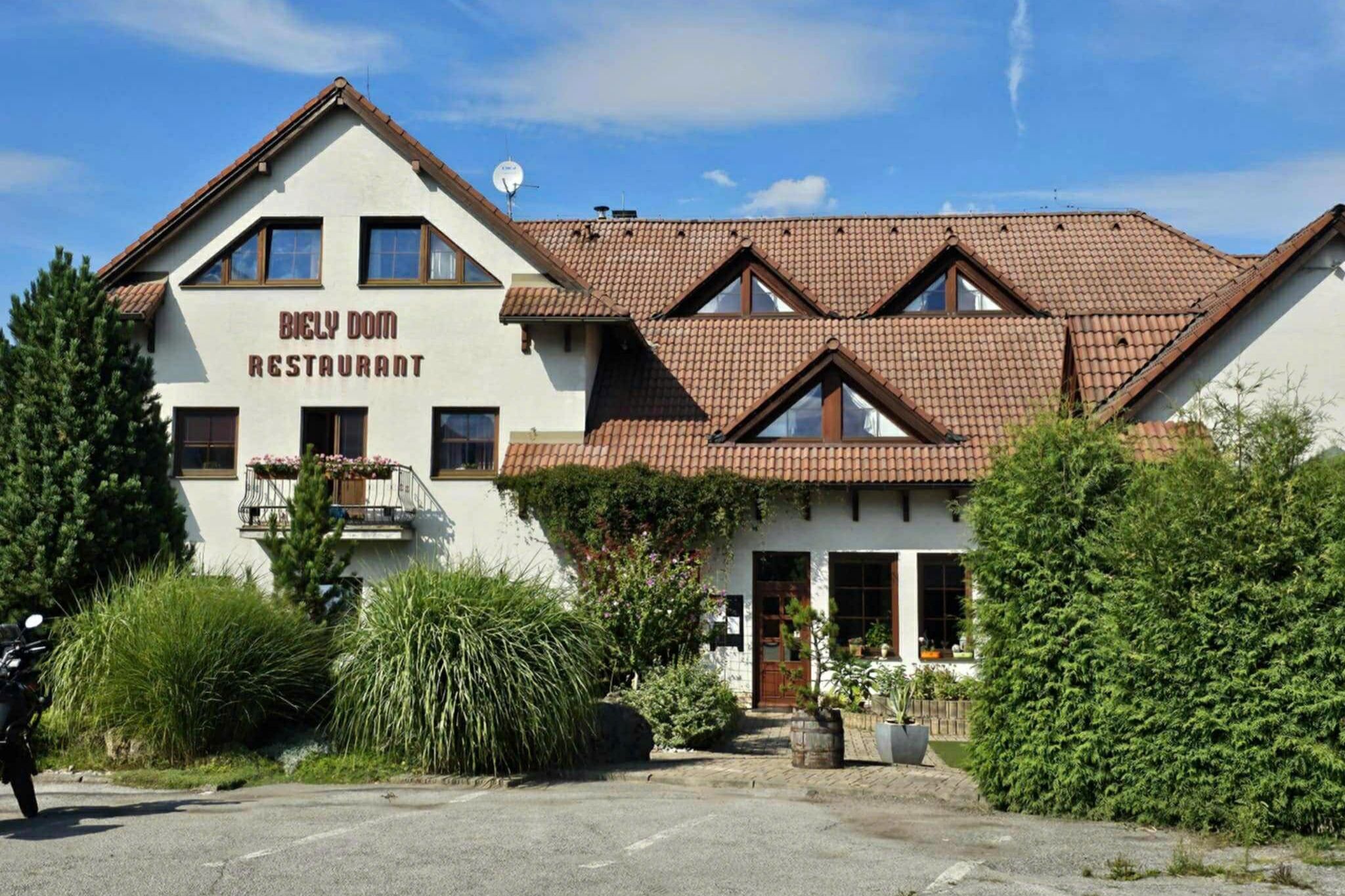 thiet-ke-nha-hang-tai-slovakia1