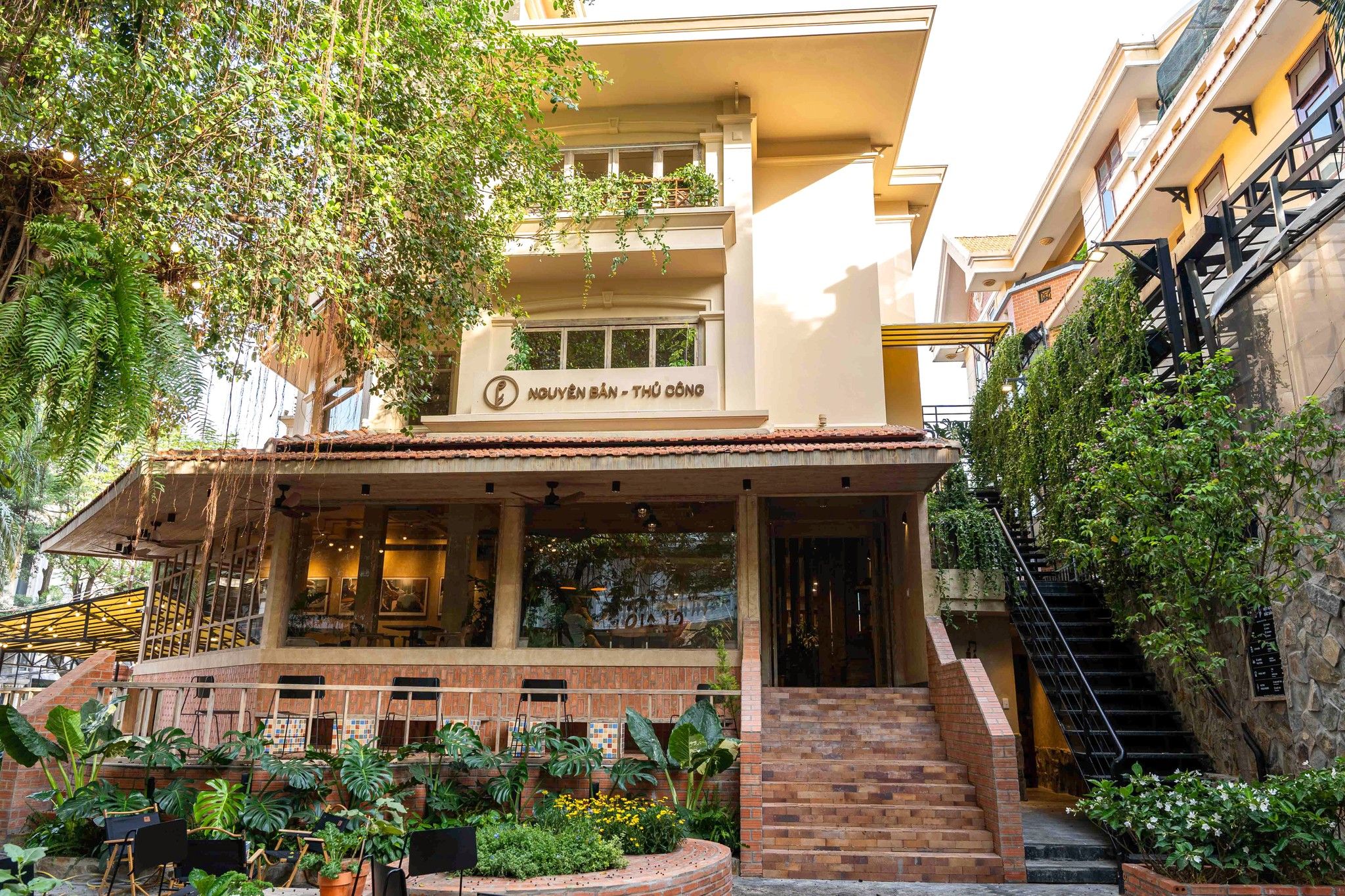 Thiết kế Phê La Xuân Thủy