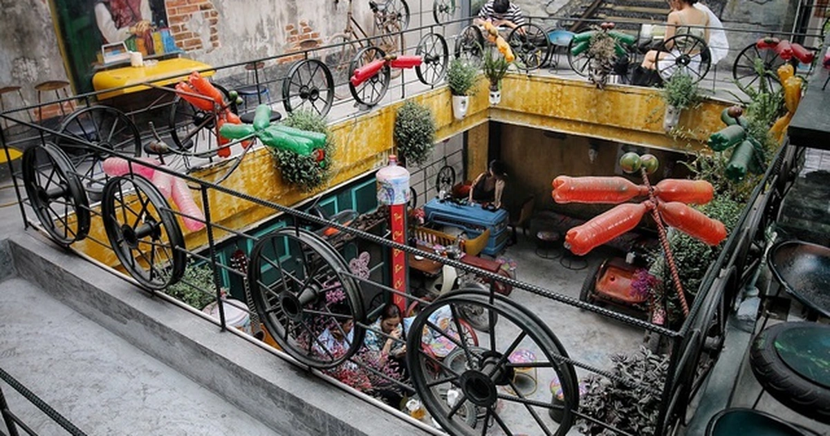 Thiết kế quán cafe khung thép giá rẻ- decor vật liệu cũ