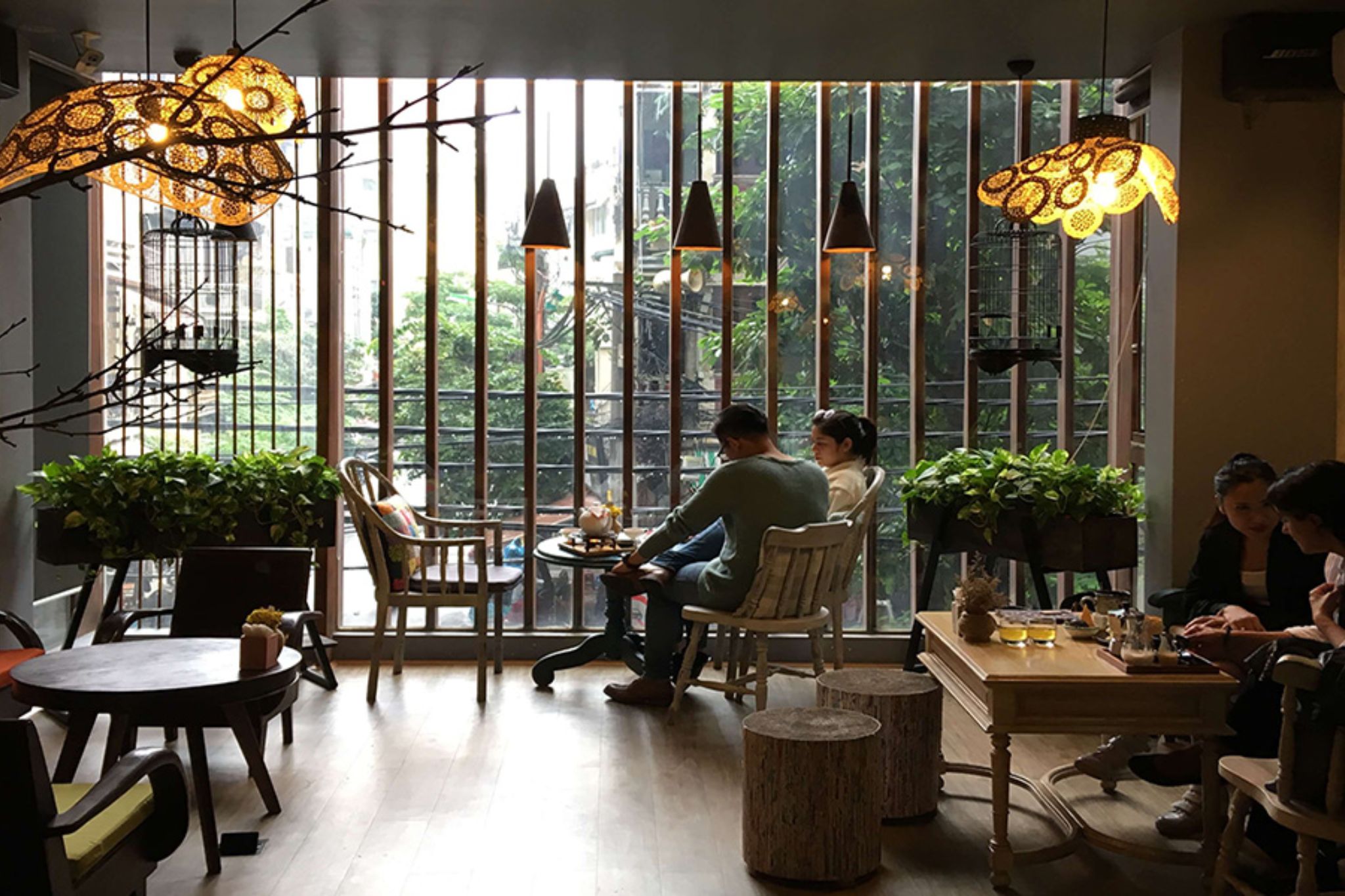 thue-moi-hay-sang-nhuong-mat-bang-thiet-ke-va-cai-tao