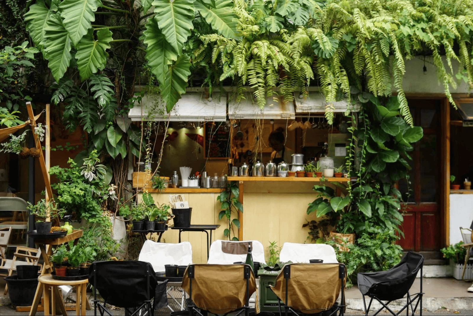 Trang trí quán cà phê sân vườn