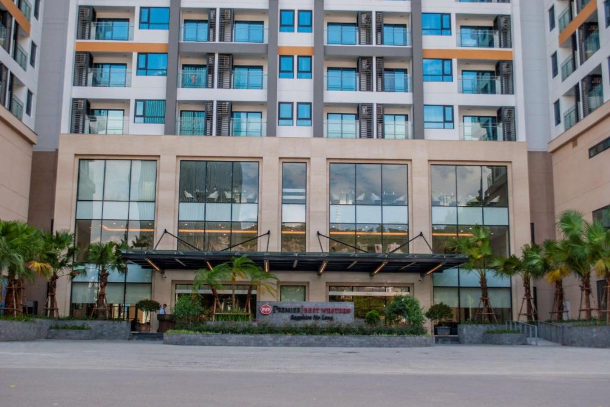 mặt tiền của Best Western Premier Sapphire Ha Long